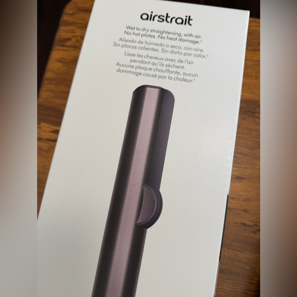 Dyson Hair Tool in Metallic Purple Jasper Plum - Picture 6 of 6